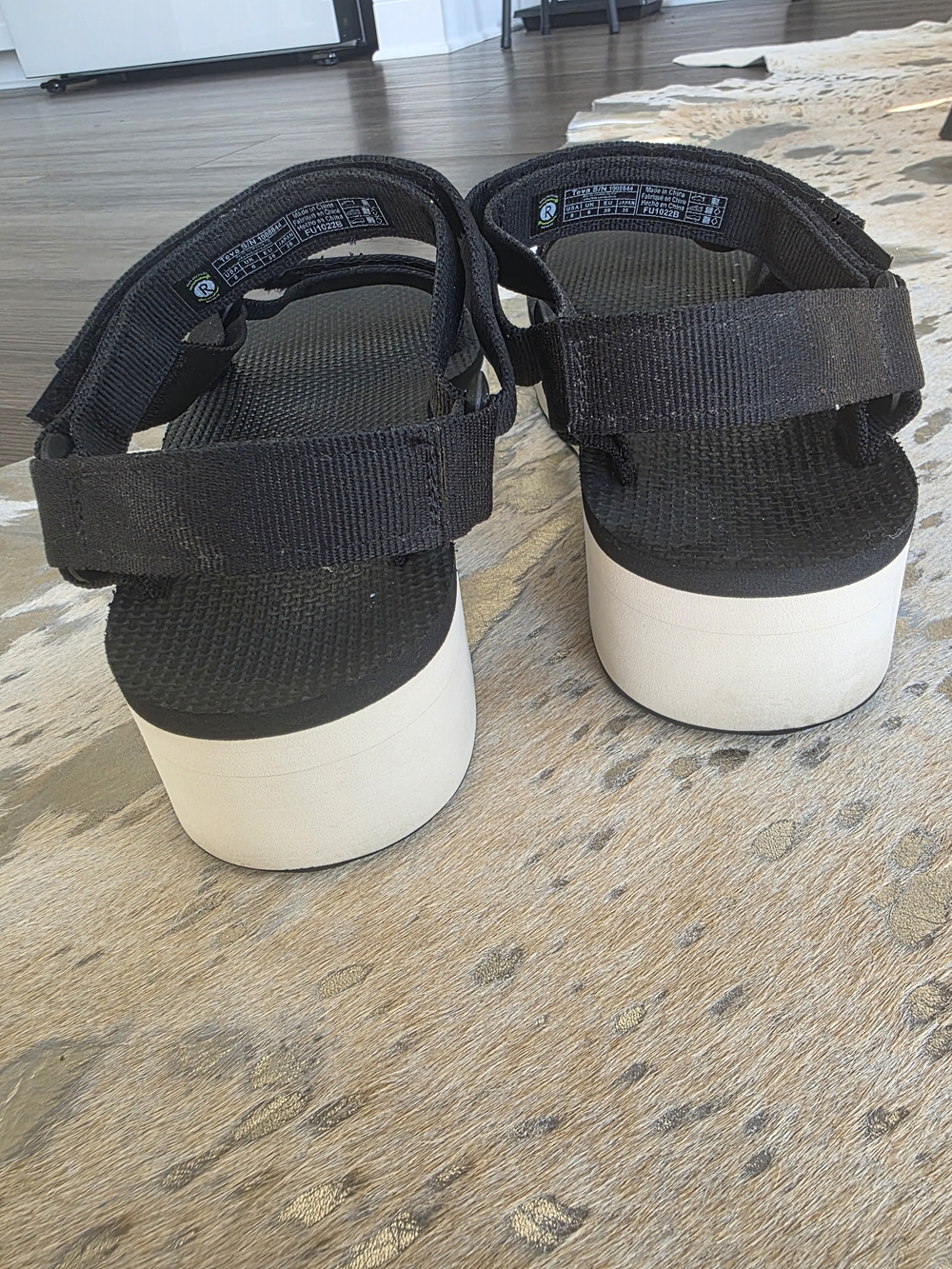 Teva Women’s Black Strappy Sandals - Picture 6 of 7